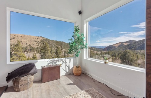 Whitepine House | Amazing modern mountain home perched high on a hill overlooking breathtaking 360 panoramic views, yet only one minute off highway 50. You're minutes away from the Colorado trail that takes you to the Continental Divide.