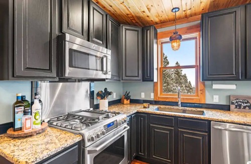 Fairplay House | Amazing mountain views, Hot Tub, Pool Table, Hot Springs, Moose sightings