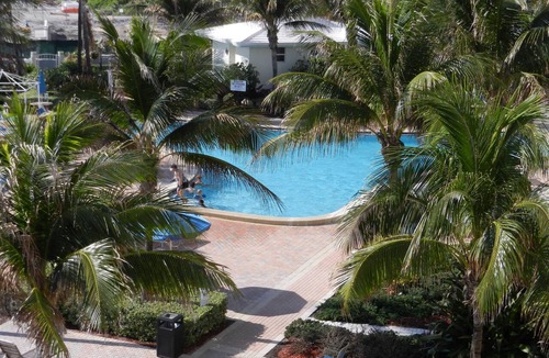 Hollywood South Central Beach Condo | Amazing Penthouse with Direct Access to Beach