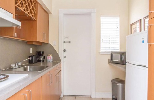 City Center Hotel | Amazing South Beach Suite w/Kitchenette, Pool & Private Beach Lounger Access