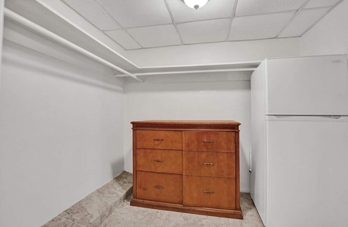 Hallandale Beach Apartment | Amazing Studio/1Bath, Hallandale Beach, FREE PARKING. Walk to the beach!