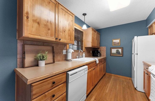 Reeds Spring Cabin | America's Cabin! 3 Pools! By Silver Dollar City!