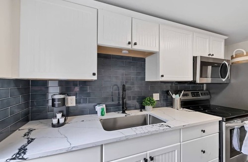 Ilexhurst Apartment | AMI Ohana Beach Resort B with fabulous salt pool!
