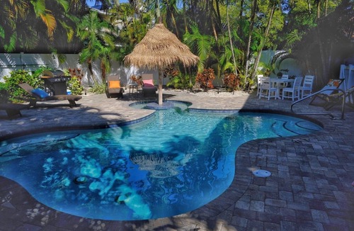 Ilexhurst Apartment | AMI Ohana Beach Resort B with fabulous salt pool!