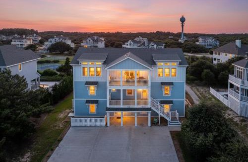Pine Island House | Angelo del Mare - Pine Island 9 Br, Pool, Hot Tub, Elevator, Open All Year