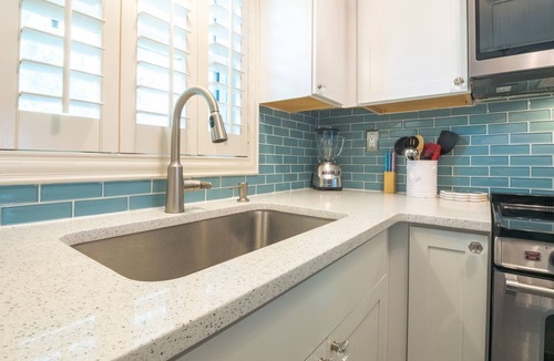 Holmes Beach House | Anna Maria Beach Place #5. Directly Across Street From The Beach With Pool.