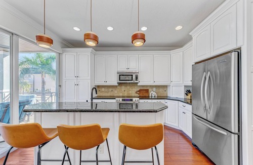 Bradenton Beach House | Anna Maria Island Beach Palace-Private Pool-Private Outdoor Kitchen-Free Wi-Fi