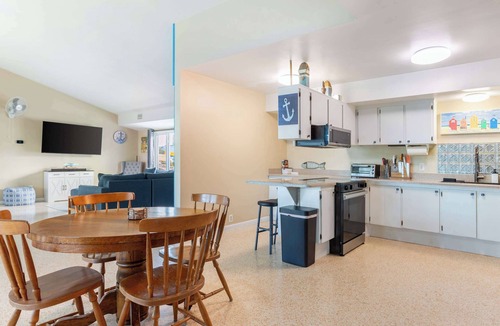 Apollo Beach House | Apollo Beach Waterfront - Boat Slip & Patio