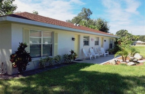 Laurel Villa | Areas Best Value - Private - Near all attractions- Secure and Immaculately Clean