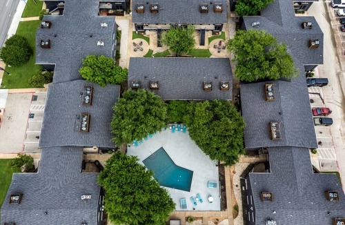 Central Arlington Apartment | Arlington 2BR | AT&T, Globe Life, 6 Flags, Parking