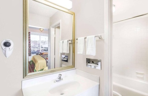 Longview Hotel | Arya Inn & Extended Stay