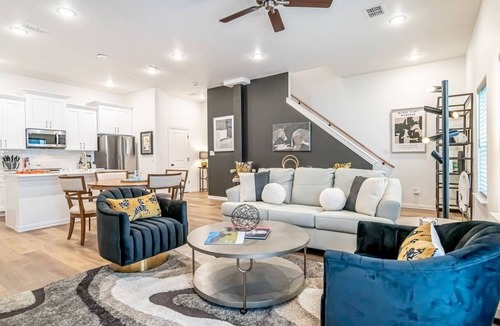 Arlington House | AT&T Stadium Easy Walk + Free Garage Parking