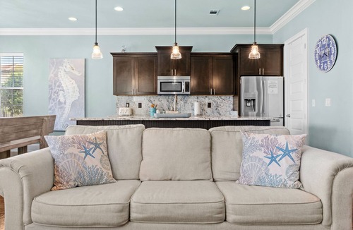 Villa Lago House | Aug 2-9th Now Open* 2 Golf Carts*Grill*Steps From Pool*Beach Access*Near Baytown