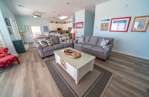 East End House | August 2026 Big Savings! Sun-Kissed on East End, 3BR/2.5BA