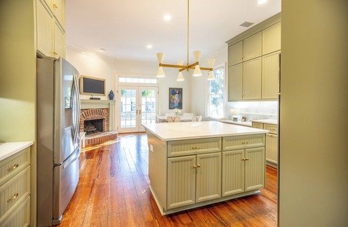 Summerville House | Augusta's Gem - Player quality host home with 1 bed 1 bath detached cottage.