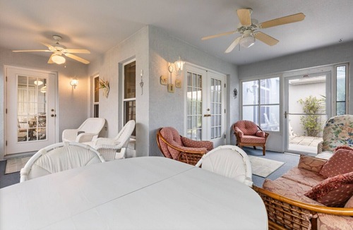 Santo Domingo House | Augustine Escape - Access to Golf Cart & Amenities