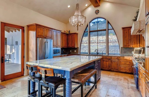 Leander Villa | Austin Guitar Pool | 87.5 FT Guitar Pool