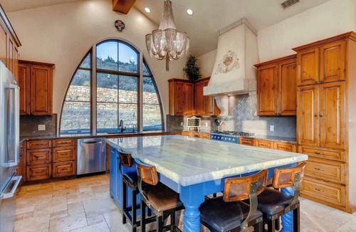 Leander Villa | Austin Guitar Pool | 87.5 FT Guitar Pool