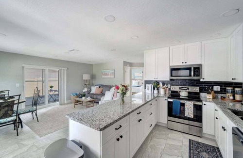 Sarasota House | Azure Haven 2BR Entie Home + EV Charger Close to Beaches