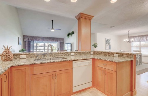 Royal Harbor Condo | B-2 - Waterfront Condo Near Naples Bay & Beaches