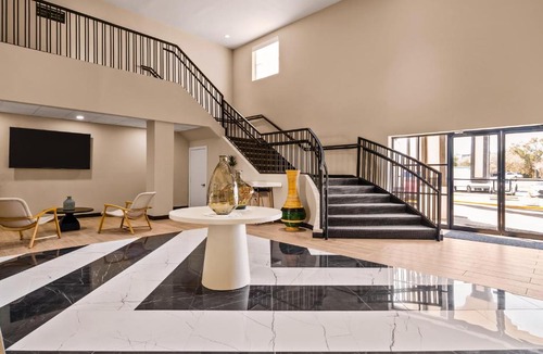 Northside Hotel | B&B HOTEL Jacksonville Airport - Newly Renovated!
