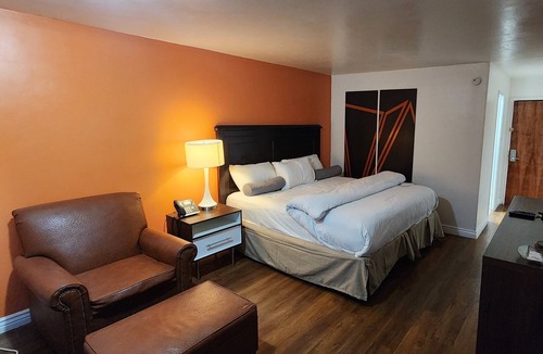 Pecos Hotel | B&J Hotel and Apartment