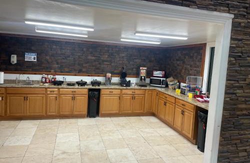 Pecos Hotel | B&J HOTEL AND APARTMENTS