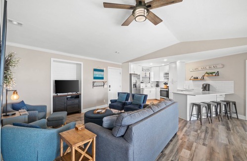 Cape San Blas House | Baby Blue- family friendly, pet friendly, wifi, great gulf views!