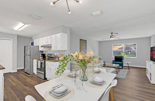 Orange City House | Backyard BBQ home - Blue Spring to Daytona