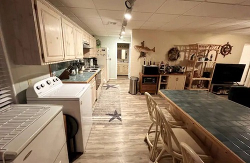 South Padre Island Condo | Bay Breeze Bungalow 1BR/1BA Fully Furnished Condo NO PETS