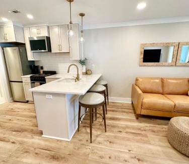 Niceville Apartment | Bay-front Condo near Gulf - Elegant and Private Stay - Penthouse with Elevator