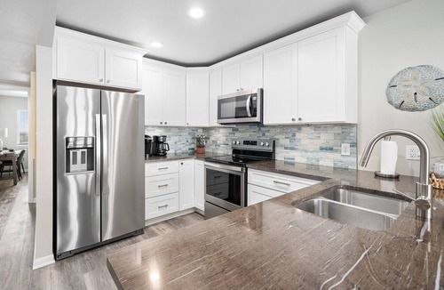 Key Allegro Condo | Bay View Serenity~ Beautiful Waterfront Condo on Little Bay
