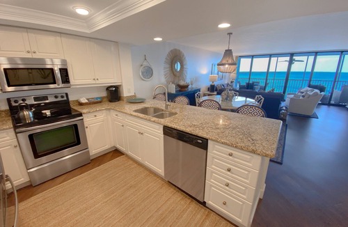 Punta Rassa Apartment | Bay View Tower 334: Enjoy fishing by day, and Beachfront views for Sunset