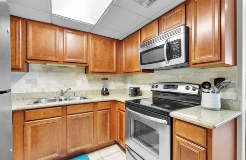 South Padre Island Villa | Bayfront Condo With Water View & Boat Slips!