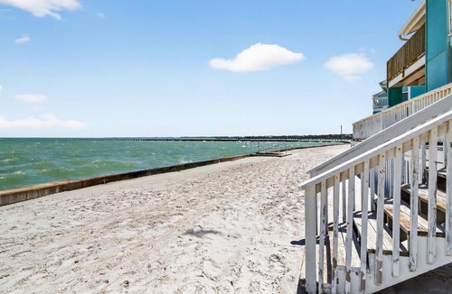 Rockport Apartment | Bayfront Kontiki 107