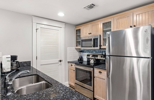 Baytowne Wharf Condo | Baytowne Wharf Condo with Walk Out Patio