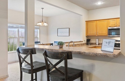 Branson West Villa | BD99-1: Serene 2-BR Family Villa – Your Perfect Getaway