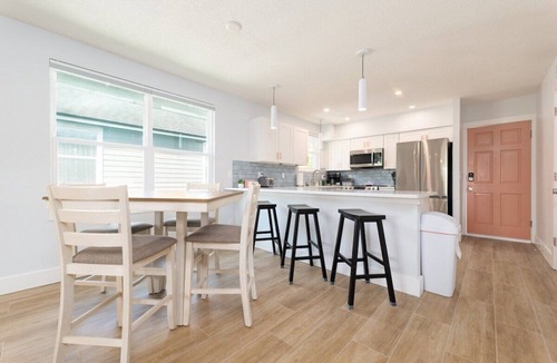 Neptune Beach House | Be A Nomad | 2BR Upper Unit | 2 Blocks to Neptune Beach