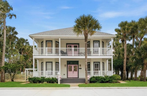 Jacksonville Beach House | Be a Nomad - Charming Pool House 1 blck to beach