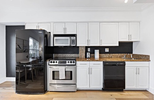 Hendricks and Venice Isles Apartment | Beach Apt With Waterview in Las Olas Blvd