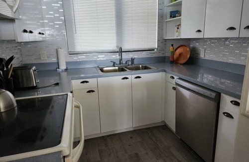 Sand Key Condo | BEACH BALCONY POOL HOT TUB GRILL TENNIS PICKLEBALL Wifi W/D 2 WEEK MIN Jul 23-