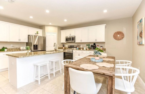 Mcelroys Belleview Villa | Beach Bliss, 5 MIN to BEACH-Game Room, Parking, AC