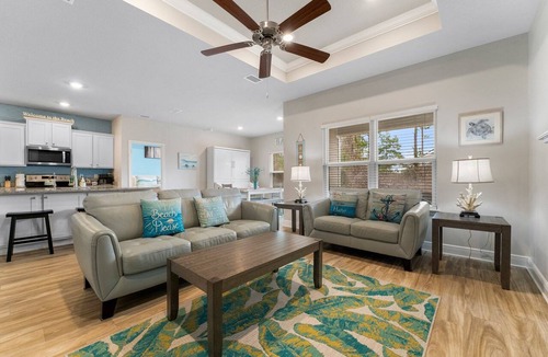 Upper Grand Lagoon House | Beach Bliss | Game Room + 5 Min to Beach | Sleeps 8