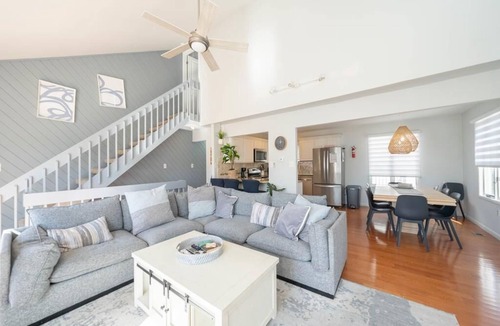 Sea Isle City House | Beach Block and within walking distance to restaurants, shopping, and more!