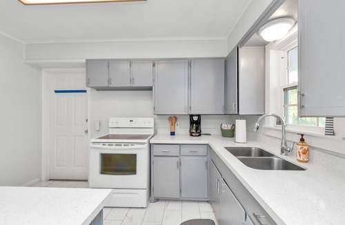 Galveston House | Beach Bungalow 6 Blocks to Beach