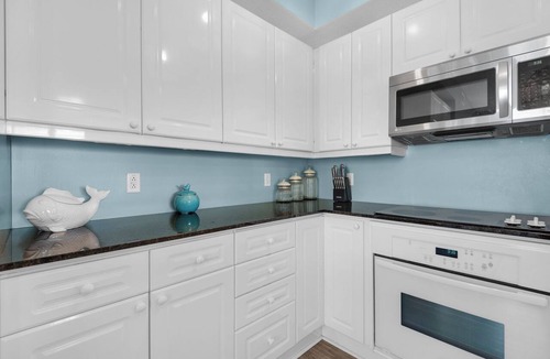 Navarre Beach Condo | Beach Colony West 16F- 3BR Gulf Front w/Beach Service and Onsite Management