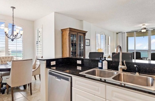 Navarre Beach Condo | Beach Colony West 16A Gulf-front 3BD/3BA w/Beach Service & Onsite Management
