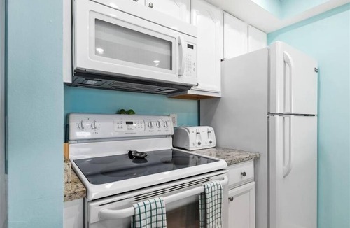 Hutchinson Island South Apartment | Beach Condo/Island Beach Resort/No Cleaning Fee/Condo 411