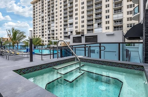 Lauderdale Beach Hotel | Beach Escape | 2 Queen Beds | Steps to Fort Lauderdale Beach