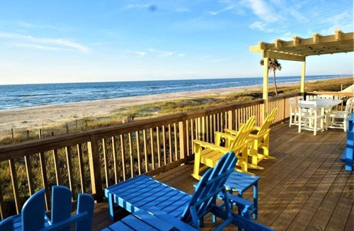 East End House | Beach Front, Hot Tub, Pool Table, Foos Ball, Dog Friendly, Fenced Yard!
